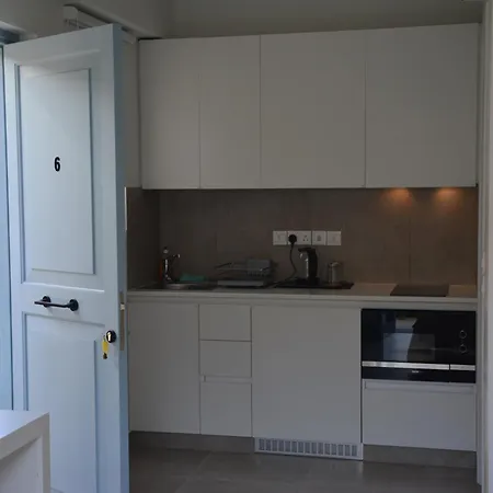 House 3* 利马索尔